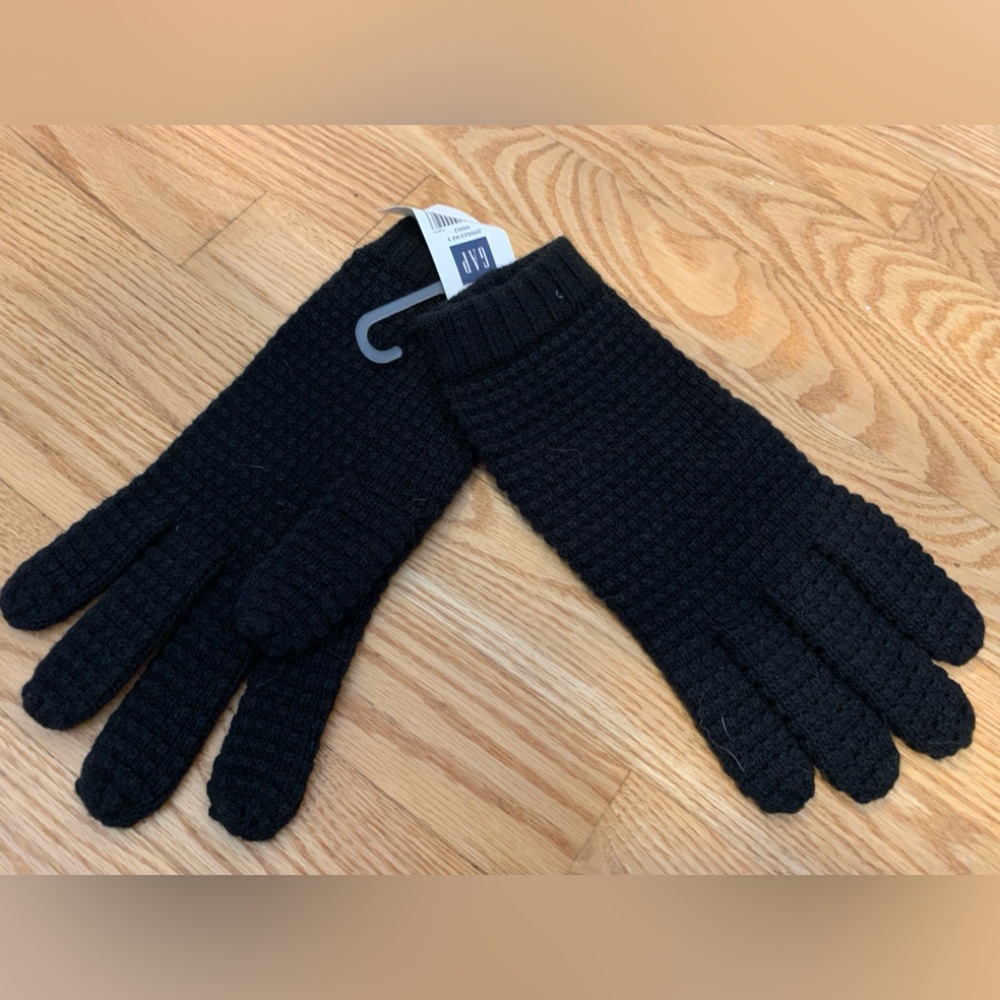 GAP women’s Classic Black Knit Gloves